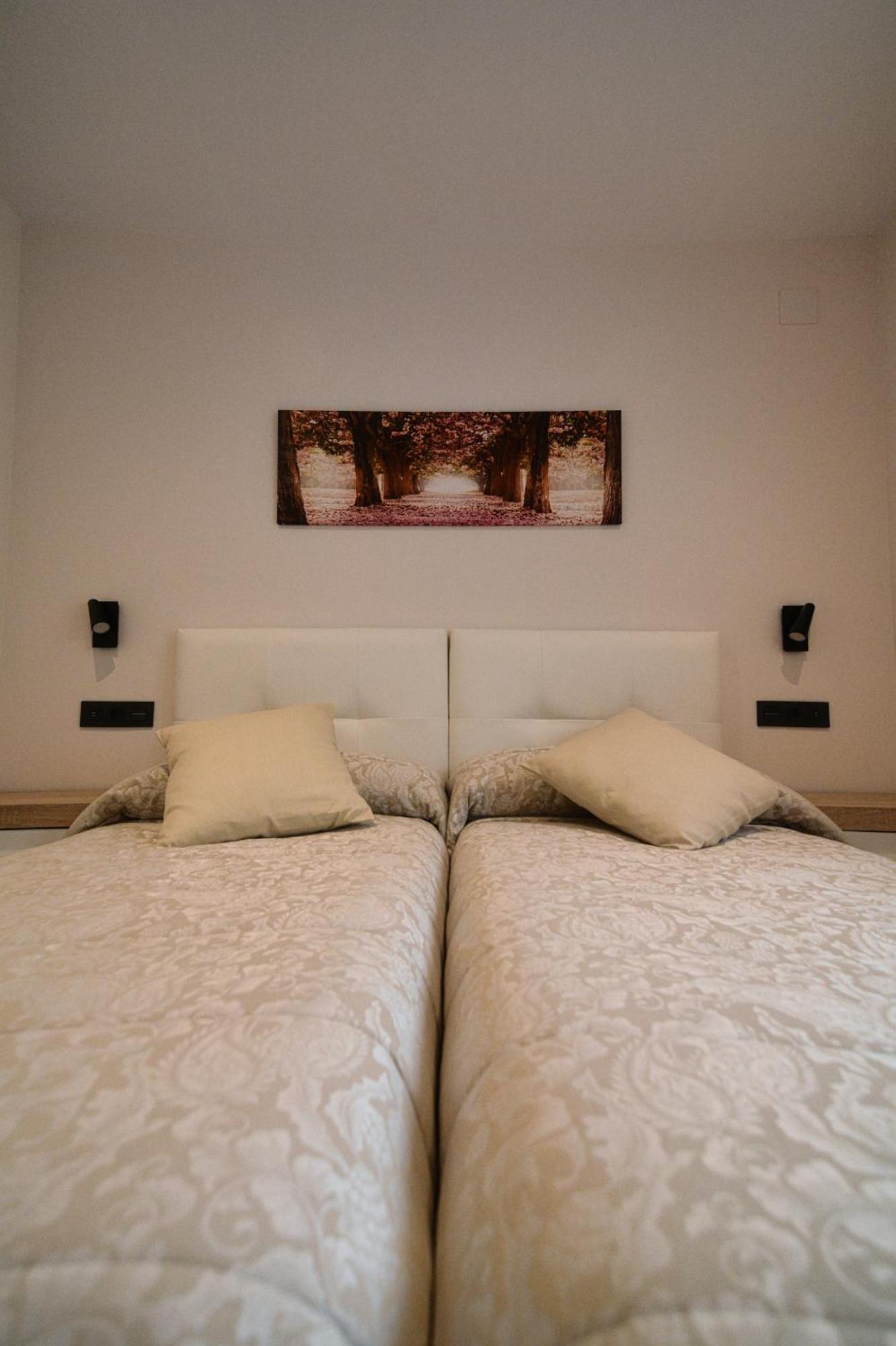 Apartamentos Fuente La Pipa Авин Экстерьер фото