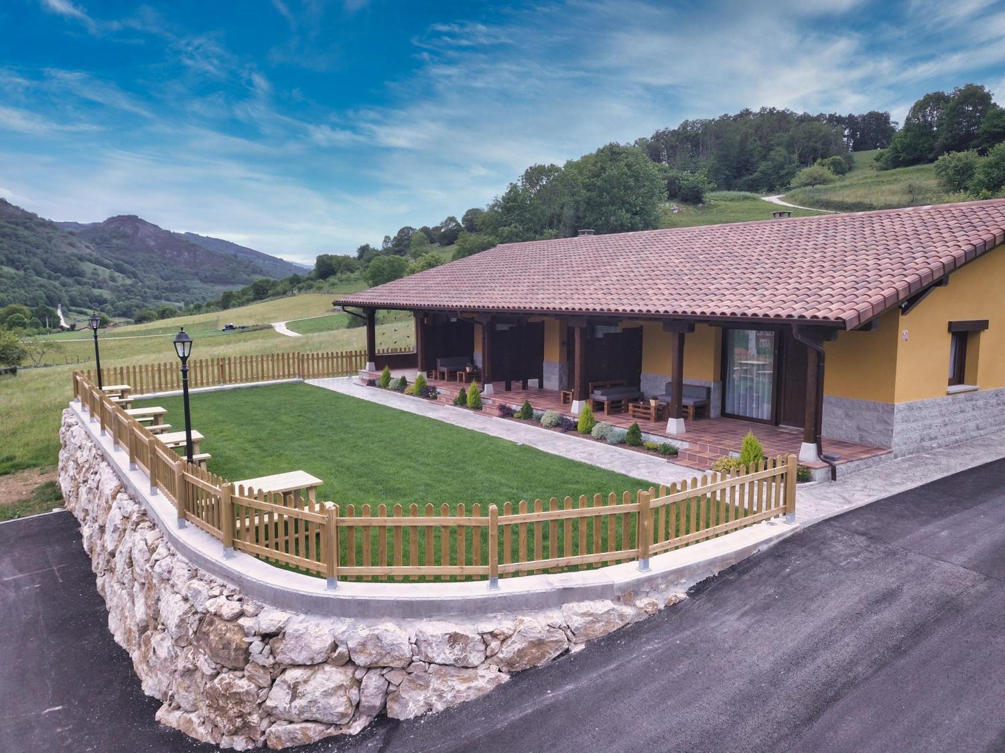 Apartamentos Fuente La Pipa Авин Экстерьер фото